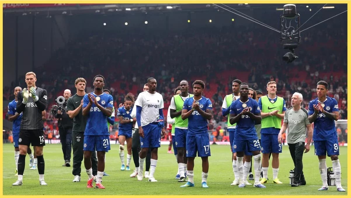 Joueurs de Chelsea applaudissant les supporters après le match Joueurs de Chelsea applaudissant les supporters après le match