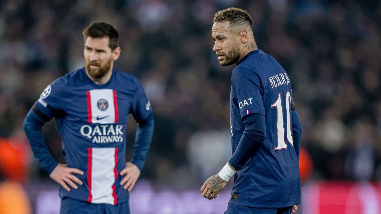 Messi et Neymar en action sur le terrain Messi et Neymar en action sur le terrain