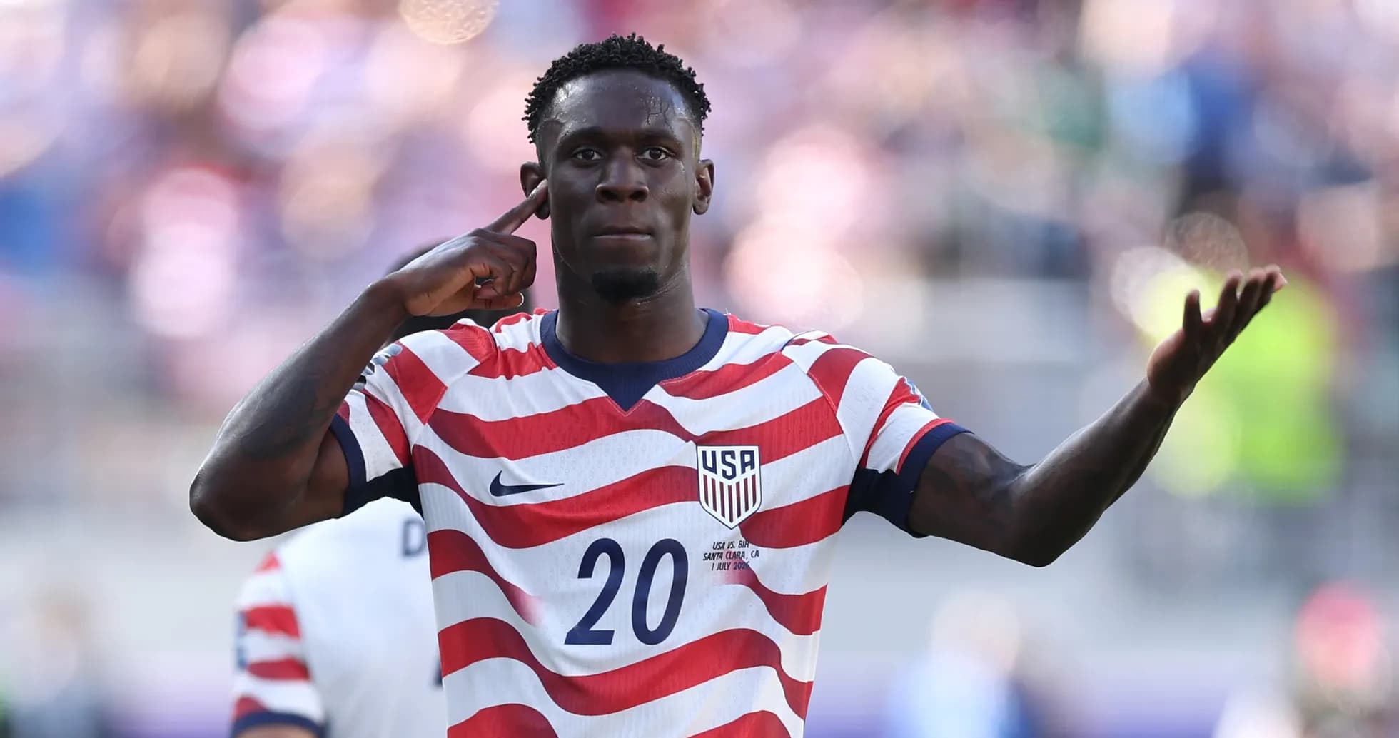 Joueur des États-Unis célébrant un but Joueur des États-Unis célébrant un but