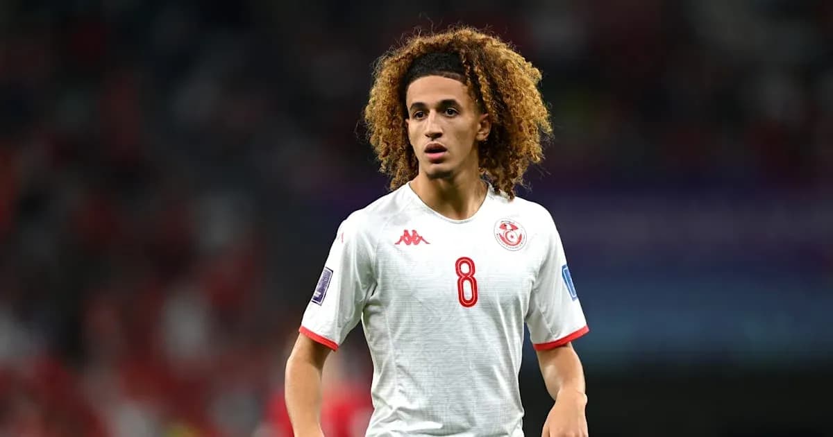 Joueur tunisien sur le terrain pendant un match Joueur tunisien sur le terrain pendant un match