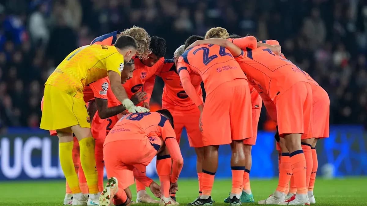 Joueurs du FC Barcelone en cercle avant le match Joueurs du FC Barcelone en cercle avant le match