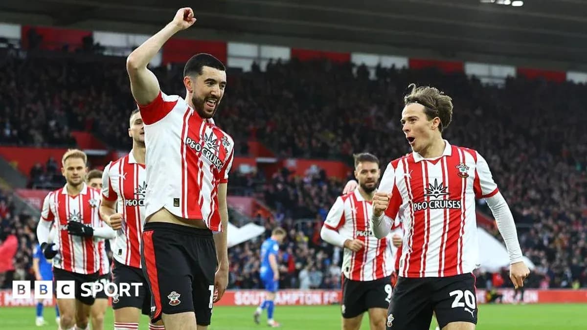 Joueurs de Southampton célébrant un but au stade Joueurs de Southampton célébrant un but au stade