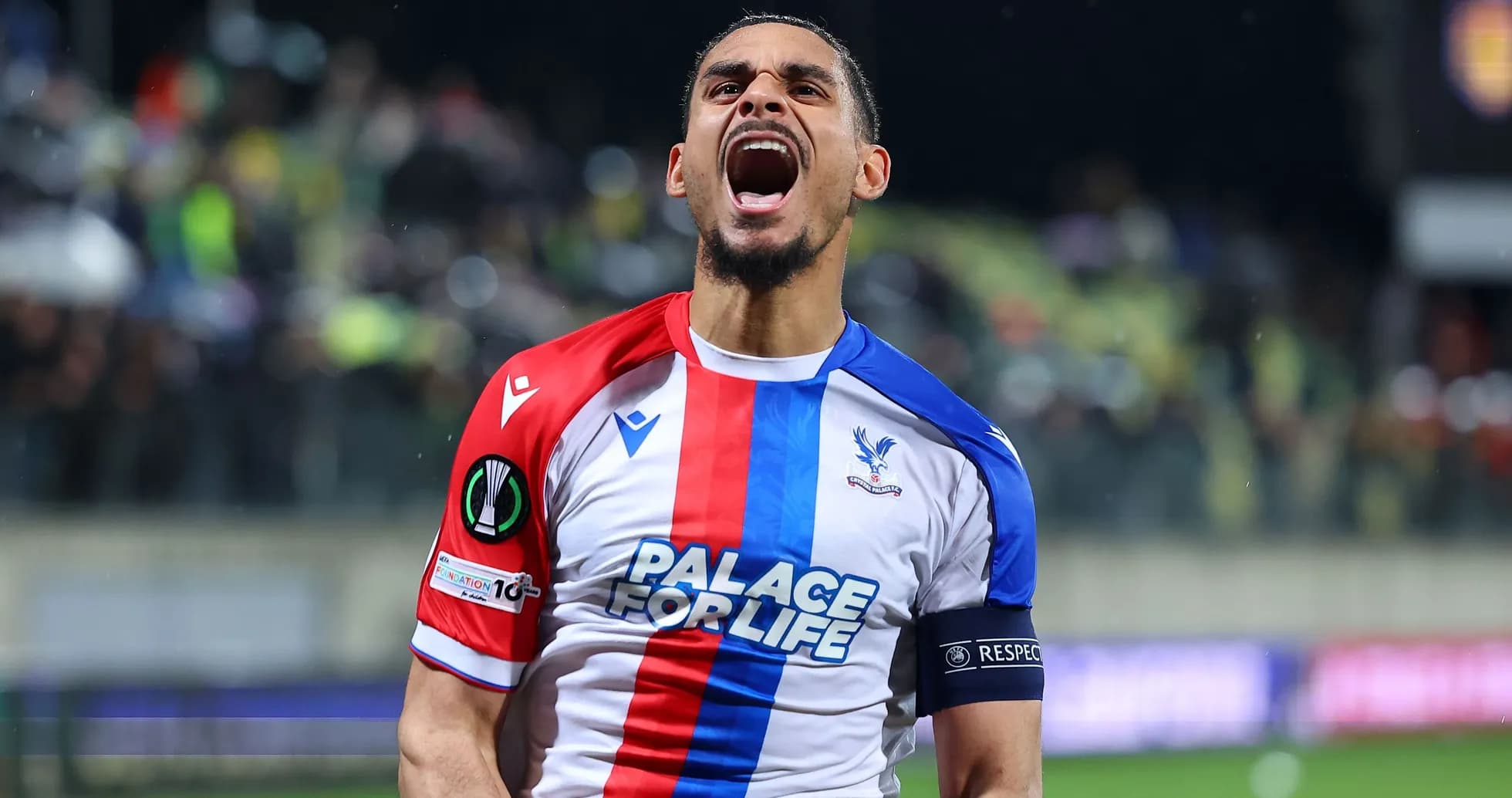 Joueur de Crystal Palace célébrant un but Joueur de Crystal Palace célébrant un but