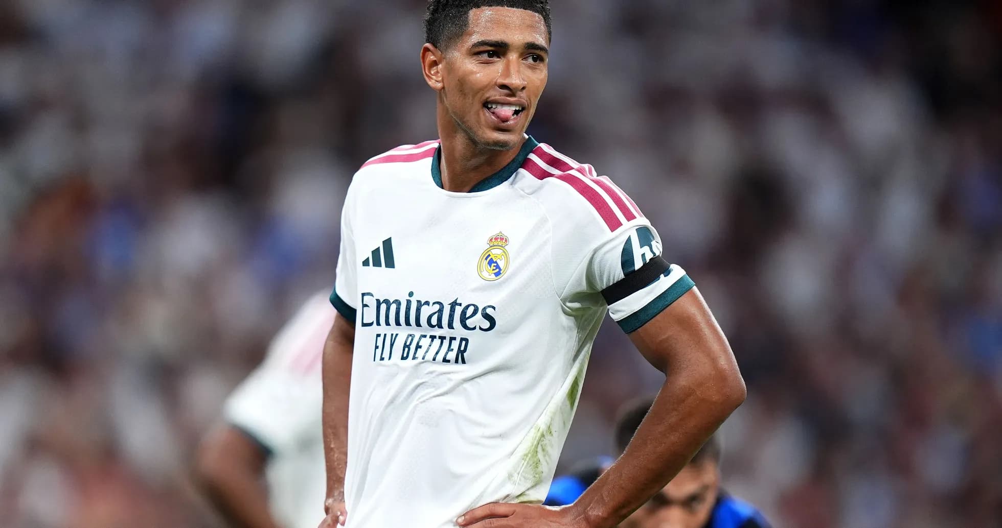 Joueur du Real Madrid en action sur le terrain Joueur du Real Madrid en action sur le terrain