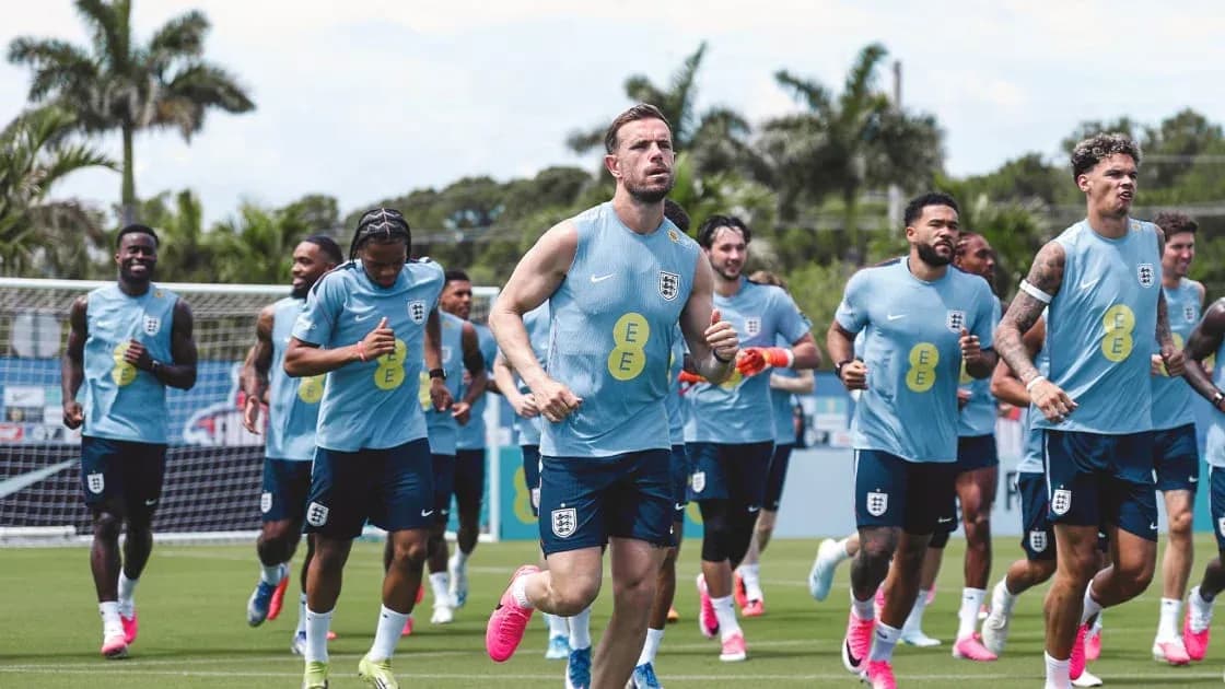 Joueurs anglais courant lors d'une séance d'entraînement Joueurs anglais courant lors d'une séance d'entraînement
