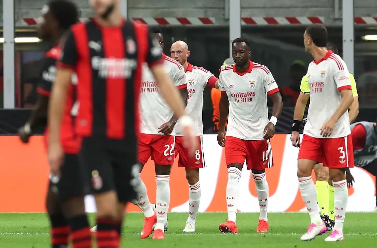 Joueurs de Benfica célébrant un but Joueurs de Benfica célébrant un but