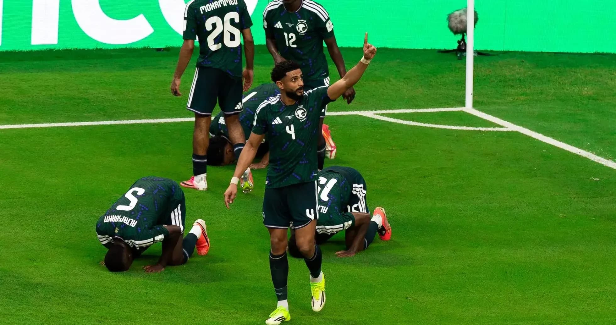 Joueurs saoudiens célébrant un but Joueurs saoudiens célébrant un but