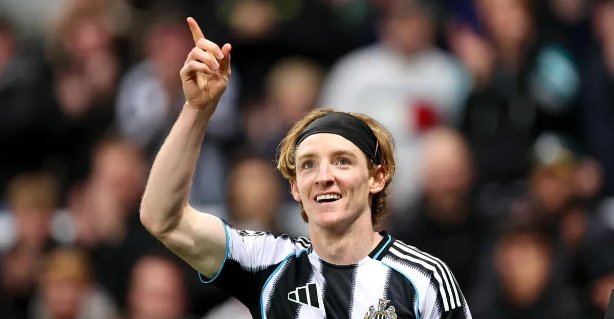Joueur de Newcastle célébrant un but au stade Joueur de Newcastle célébrant un but au stade