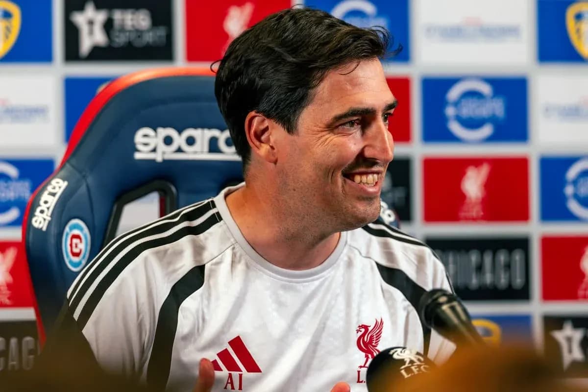 Entraîneur de Liverpool lors d'une conférence de presse Entraîneur de Liverpool lors d'une conférence de presse