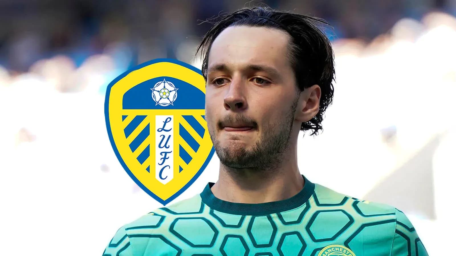 Joueur en maillot de Leeds United sur fond de logo Joueur en maillot de Leeds United sur fond de logo