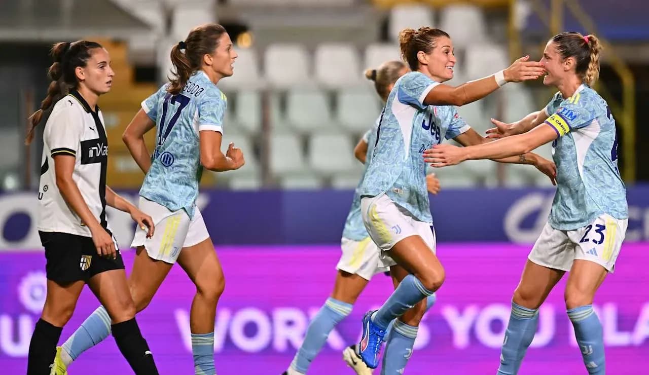Joueuses de la Juventus célébrant un but Joueuses de la Juventus célébrant un but