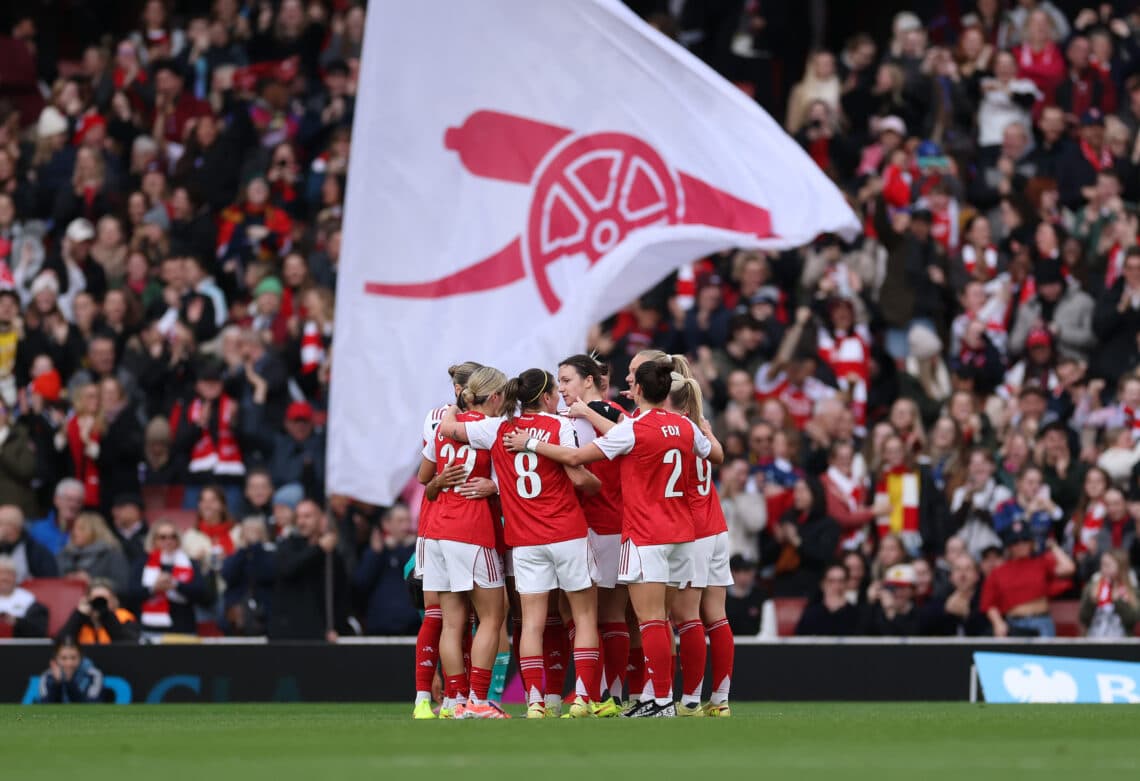 L'équipe d'Arsenal W célébrant un but L'équipe d'Arsenal W célébrant un but