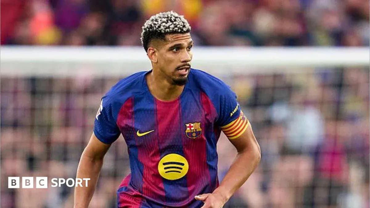 Joueur de Barcelone en action sur le terrain Joueur de Barcelone en action sur le terrain