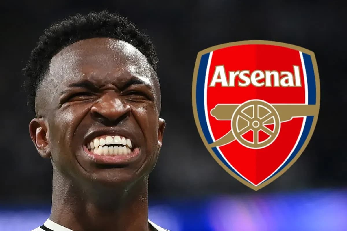 Joueur célébrant avec logo d'Arsenal en arrière-plan Joueur célébrant avec logo d'Arsenal en arrière-plan