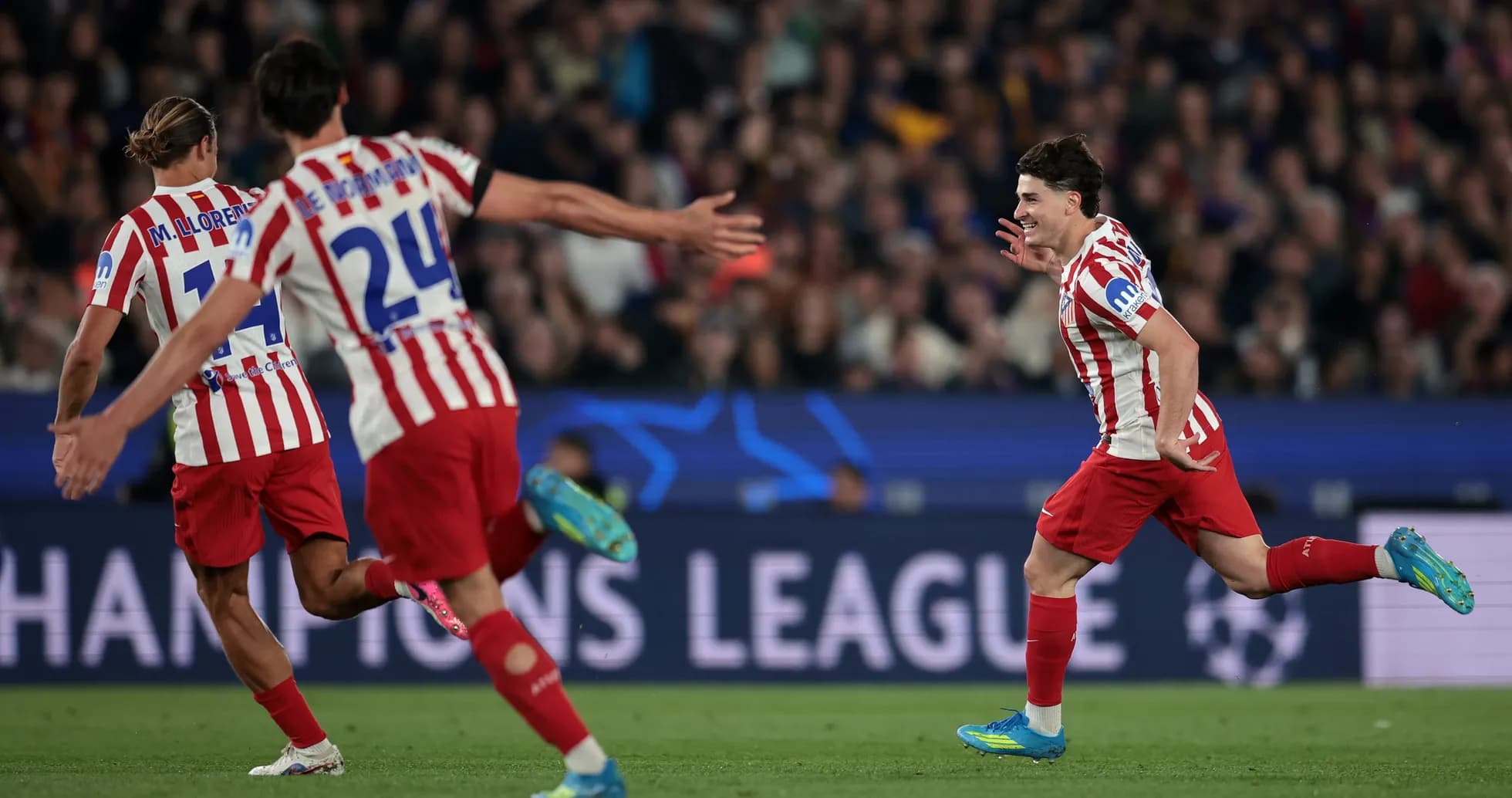 Joueurs d'Atletico Madrid célébrant un but Joueurs d'Atletico Madrid célébrant un but