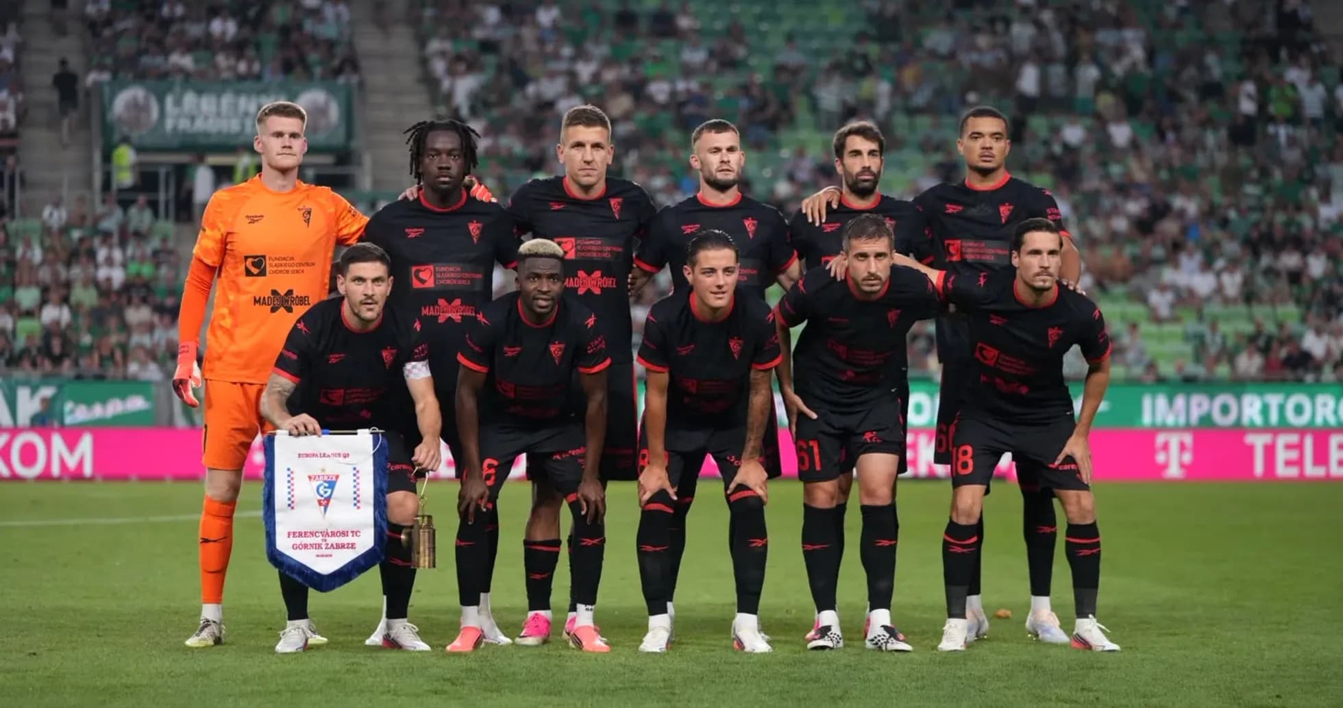 Équipe de Ferencvárosi TC avant le match Équipe de Ferencvárosi TC avant le match