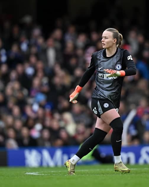 Gardienne de Chelsea en action sur le terrain Gardienne de Chelsea en action sur le terrain