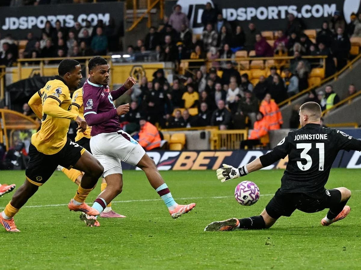 Action de match entre Burnley et Wolves Action de match entre Burnley et Wolves