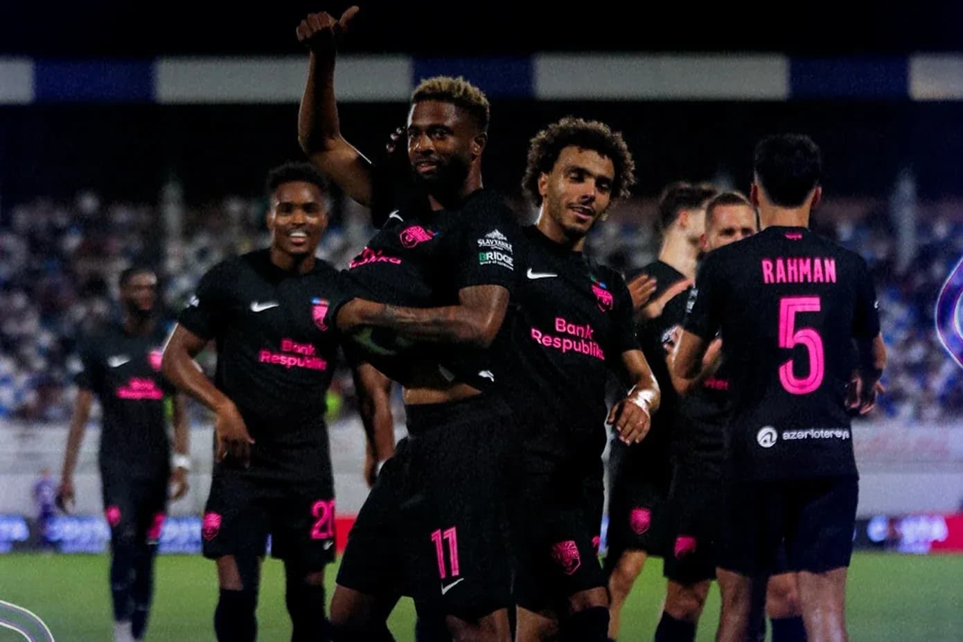 Joueurs de Sabah FA célébrant un but Joueurs de Sabah FA célébrant un but