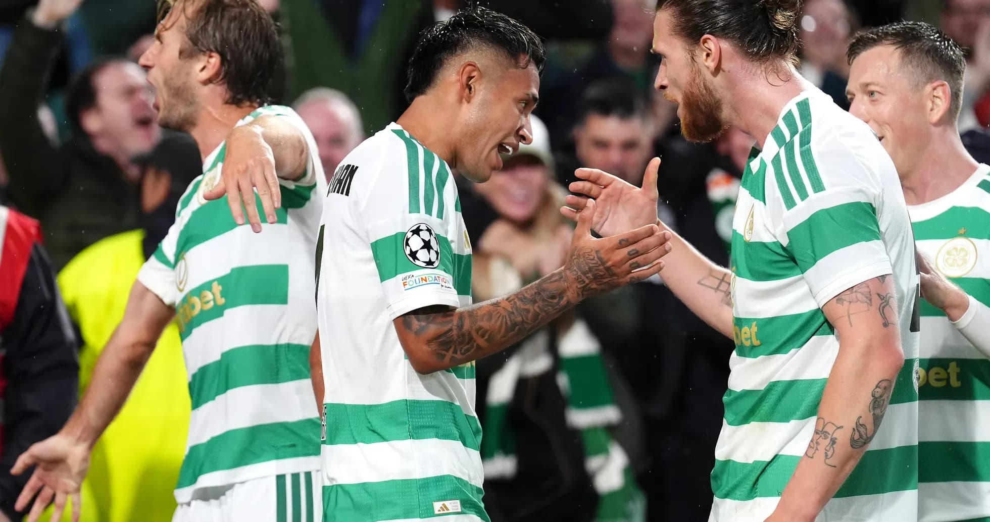 Joueurs du Celtic célébrant un but Joueurs du Celtic célébrant un but