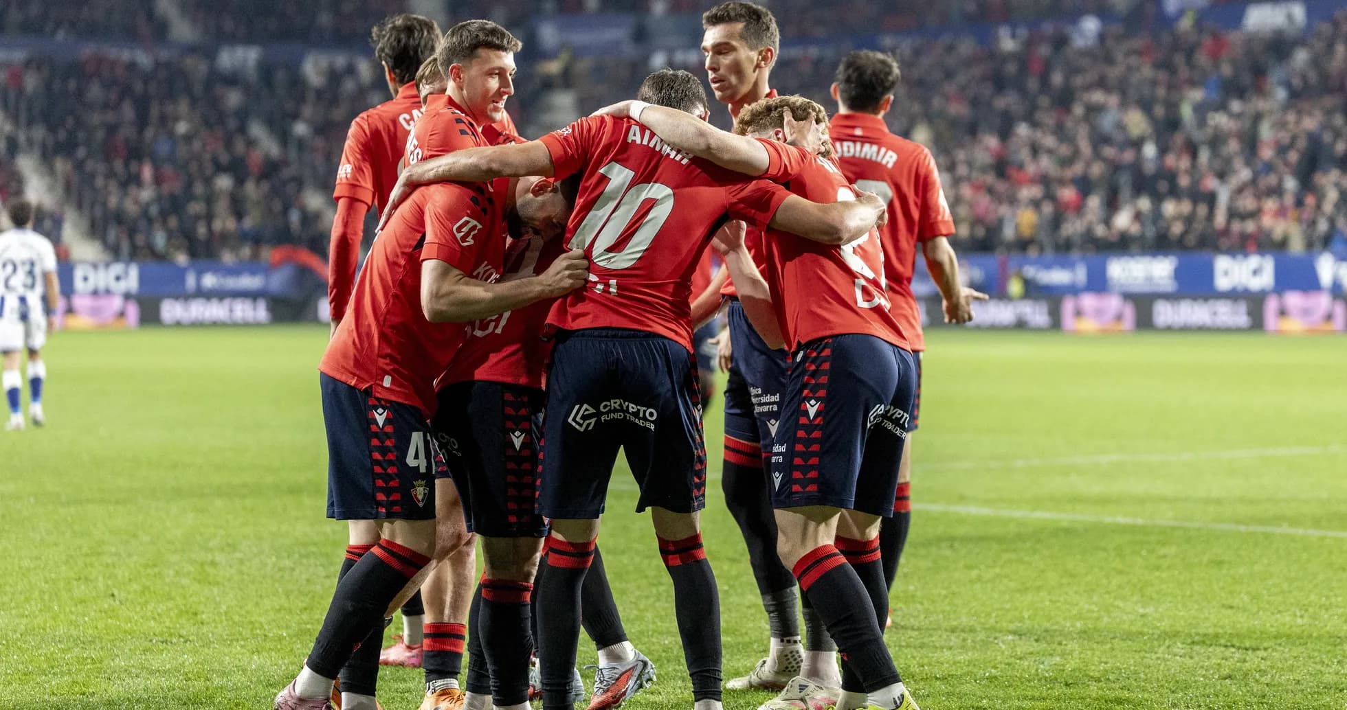 Joueurs d'Osasuna célébrant un but Joueurs d'Osasuna célébrant un but