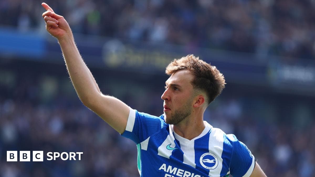Joueur de Brighton célébrant un but au stade Joueur de Brighton célébrant un but au stade