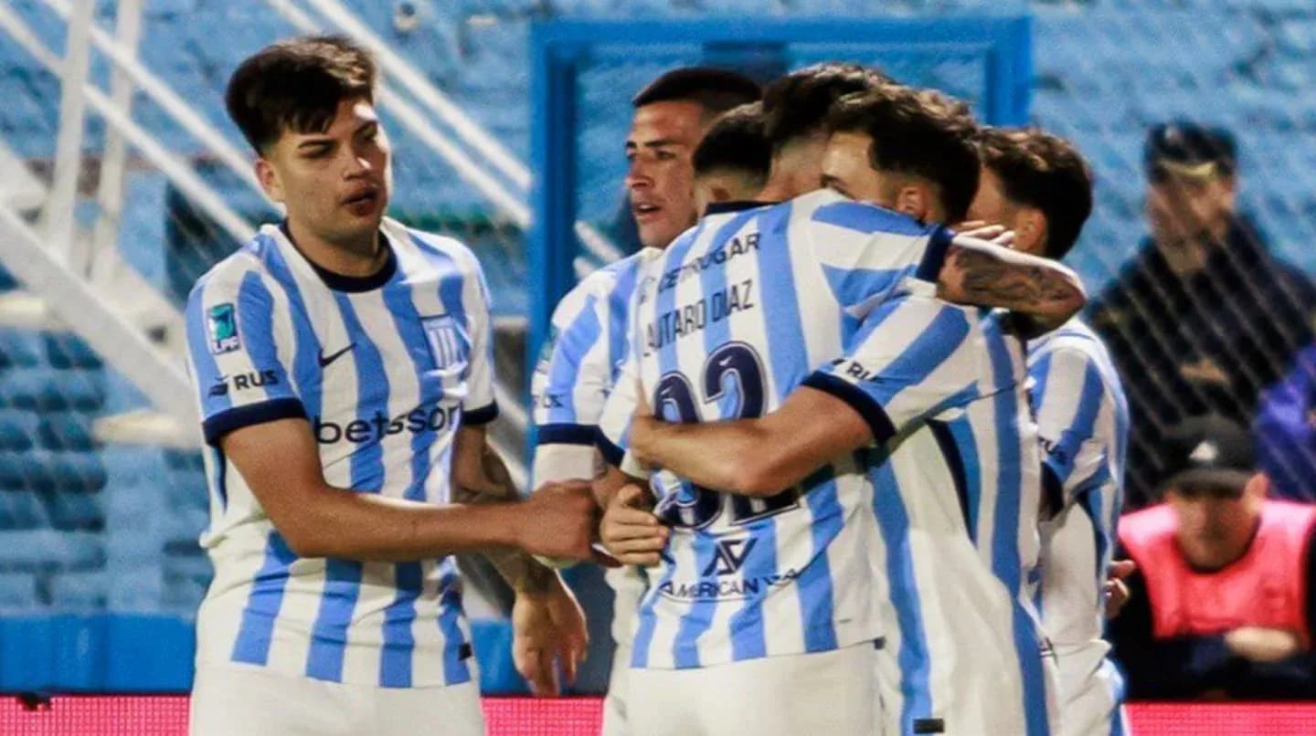 Joueurs de Racing Club célébrant un but Joueurs de Racing Club célébrant un but