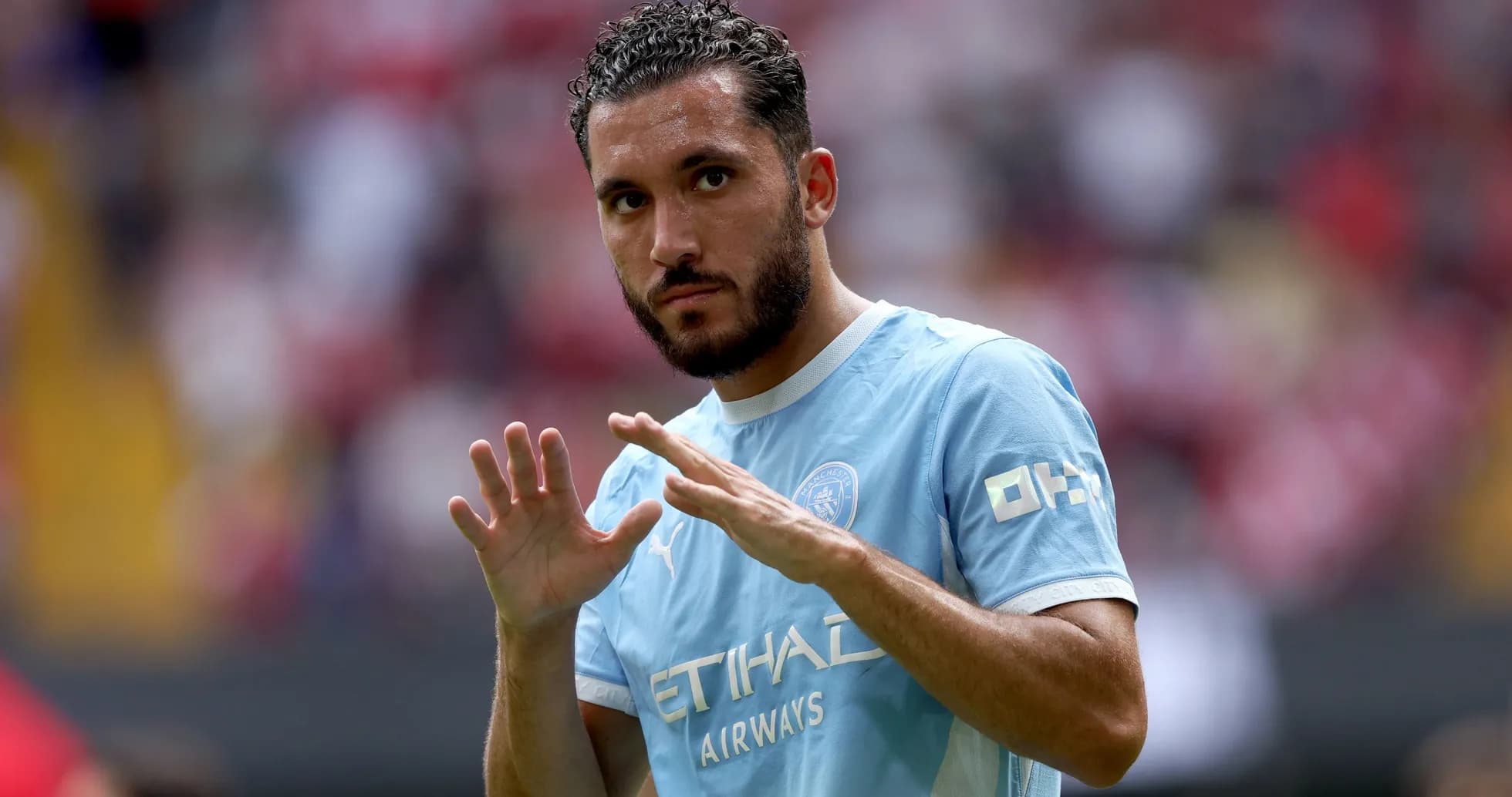 Joueur de Manchester City saluant le public Joueur de Manchester City saluant le public