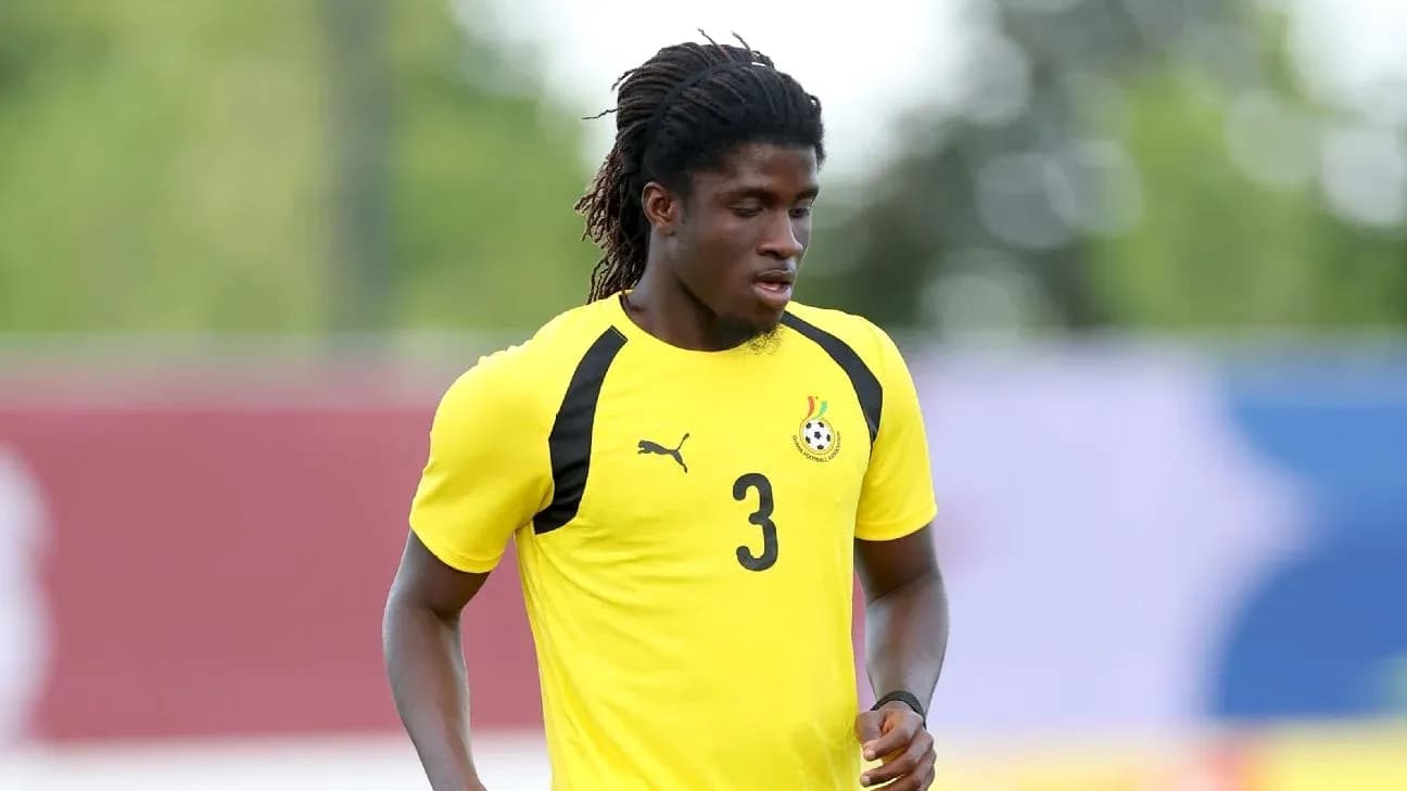 Joueur en entraînement avec le maillot du Ghana Joueur en entraînement avec le maillot du Ghana