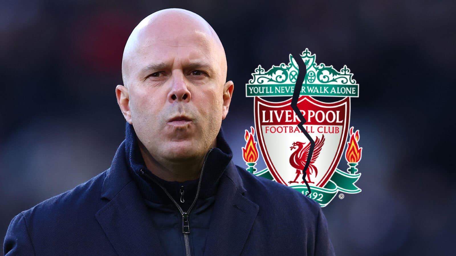 Entraîneur devant le logo de Liverpool FC Entraîneur devant le logo de Liverpool FC