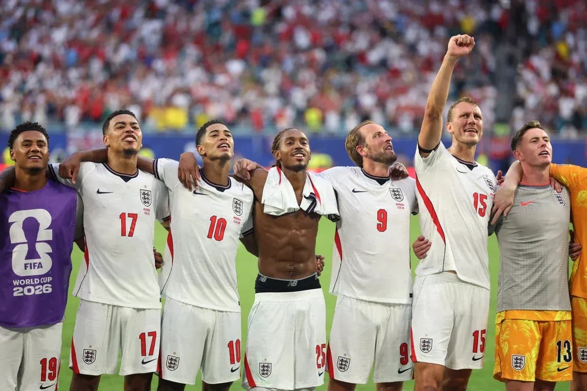 Joueurs anglais chantant après un match de football Joueurs anglais chantant après un match de football