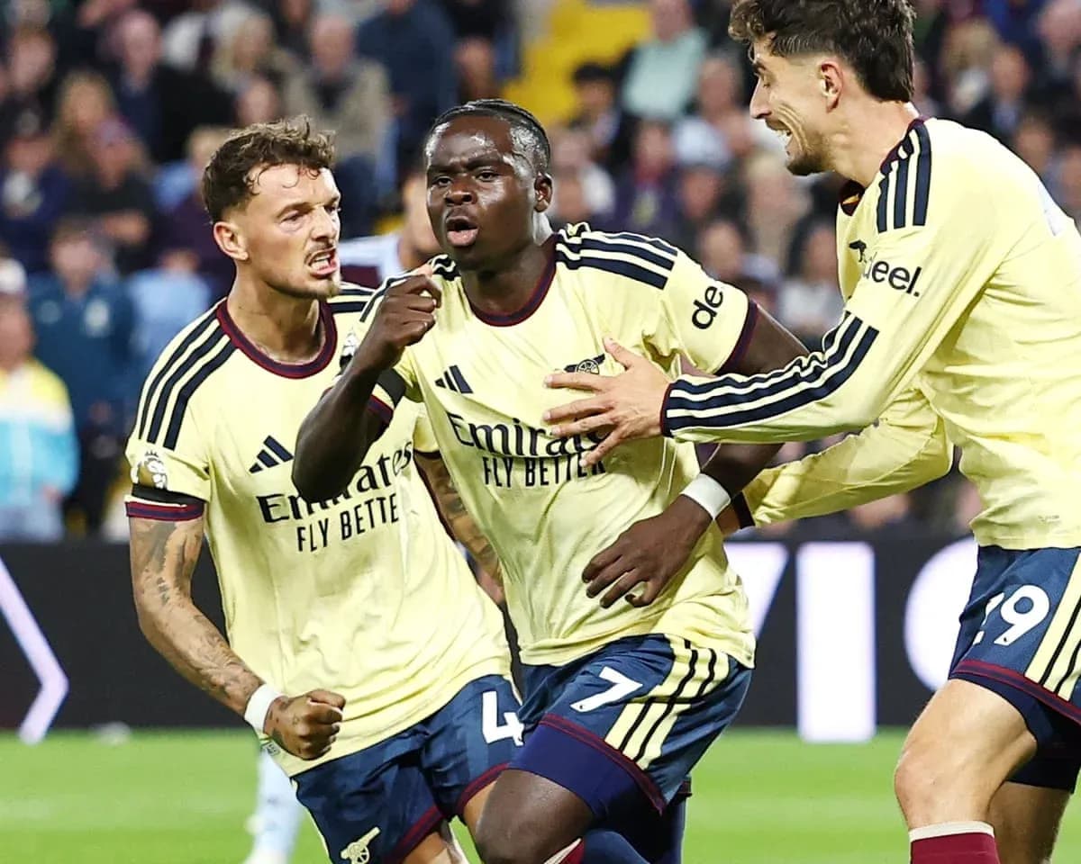 Joueurs d'Arsenal célébrant un but Joueurs d'Arsenal célébrant un but