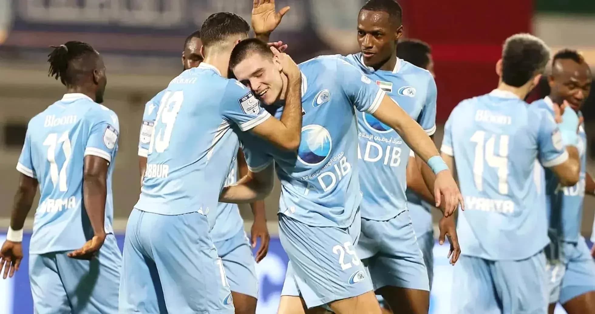 Célébration d'un but par l'équipe d'Al Dhafra Célébration d'un but par l'équipe d'Al Dhafra