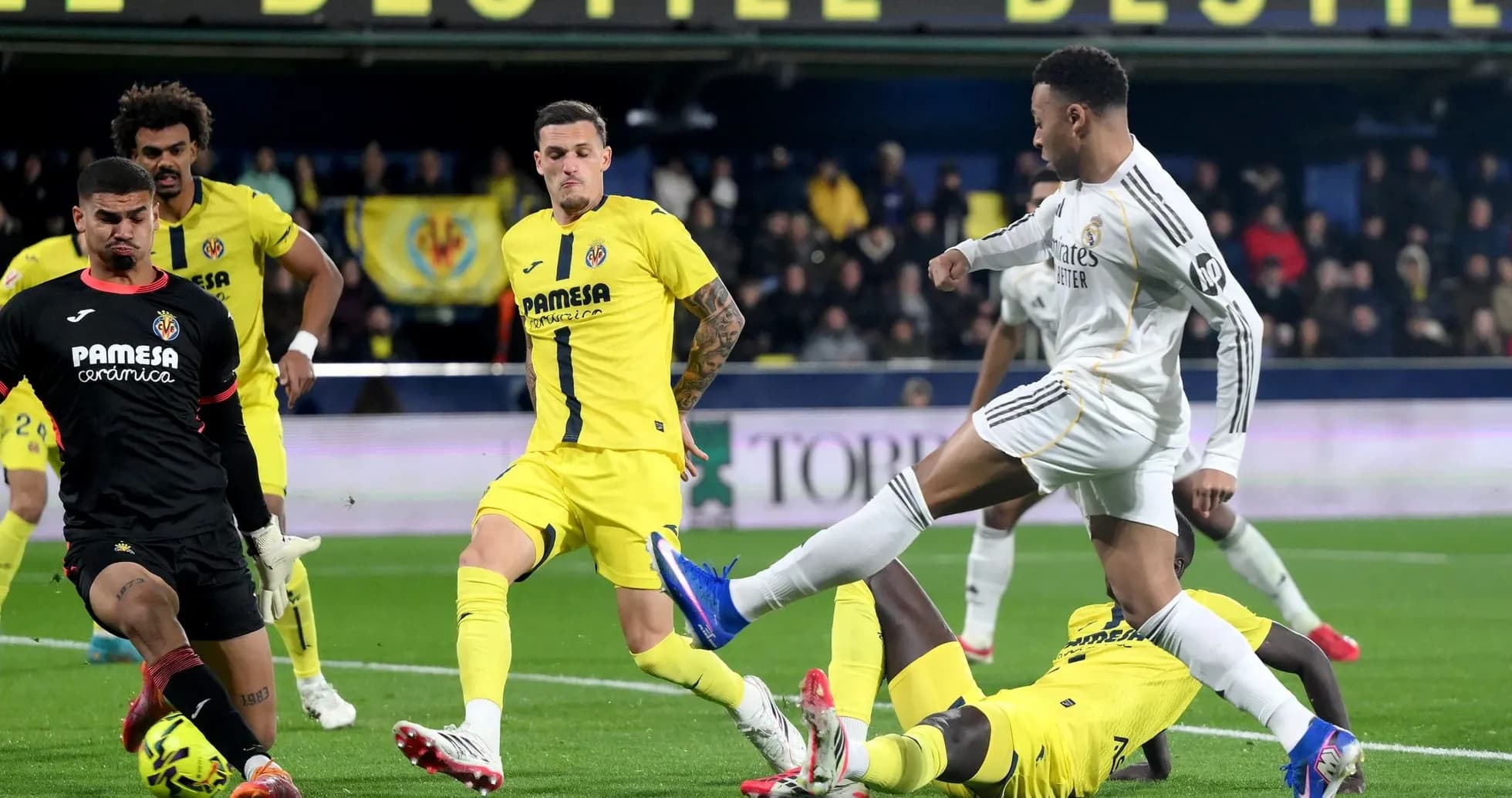 Action lors du match Real Madrid contre Villarreal Action lors du match Real Madrid contre Villarreal
