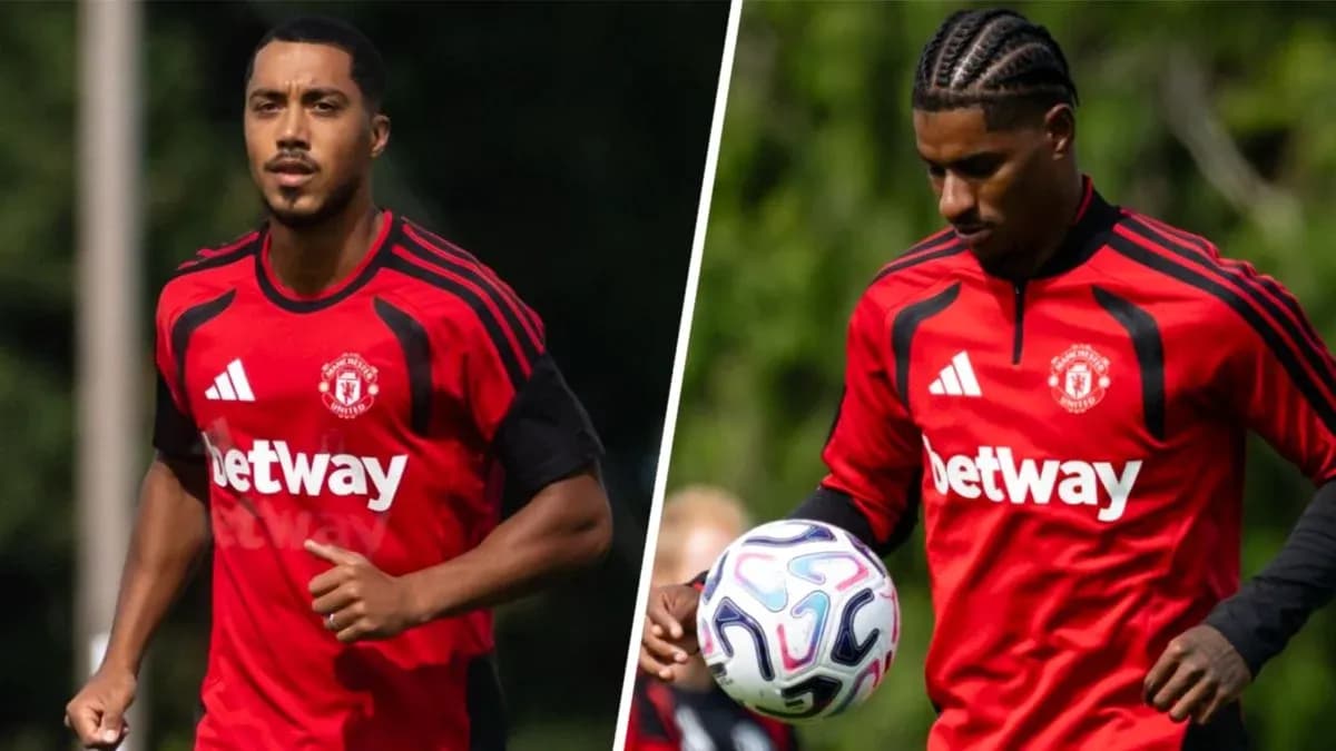 Deux joueurs de Manchester United en entraînement Deux joueurs de Manchester United en entraînement