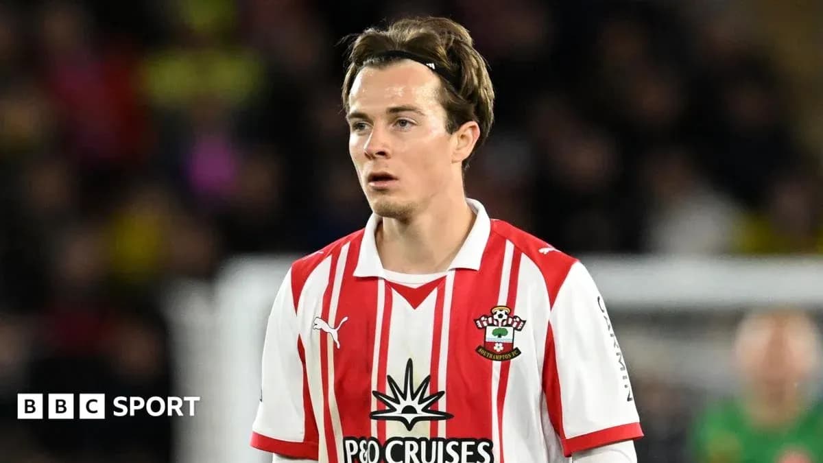 Joueur de Southampton sur le terrain pendant un match Joueur de Southampton sur le terrain pendant un match