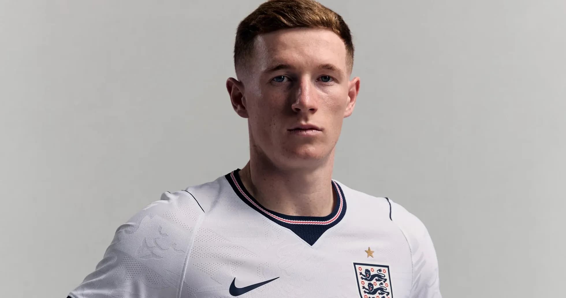 Joueur en maillot de l'Angleterre sur fond neutre Joueur en maillot de l'Angleterre sur fond neutre