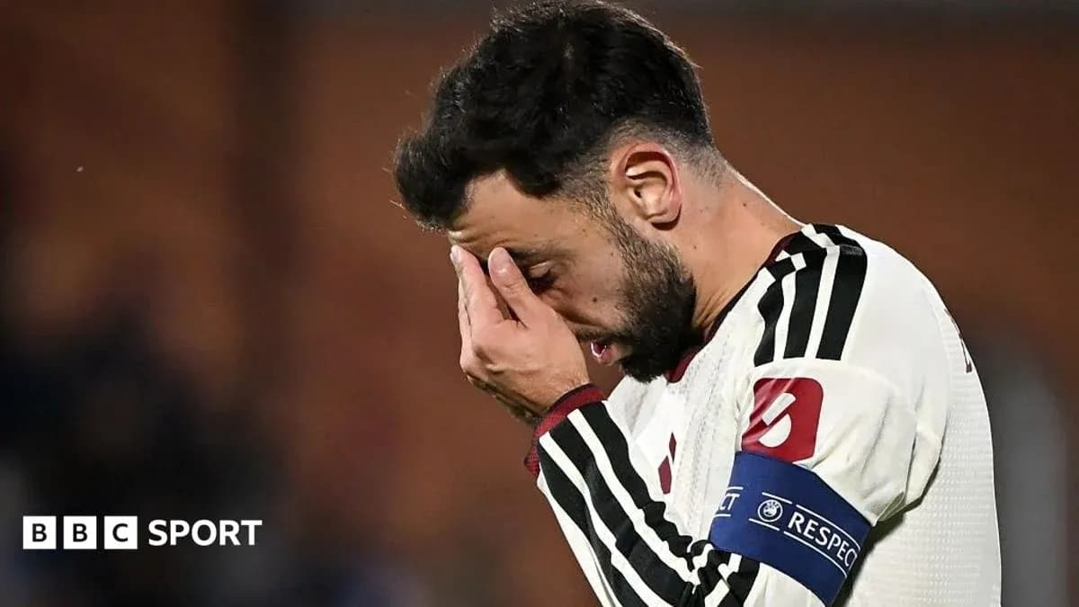 Joueur se tenant le visage après un match Joueur se tenant le visage après un match
