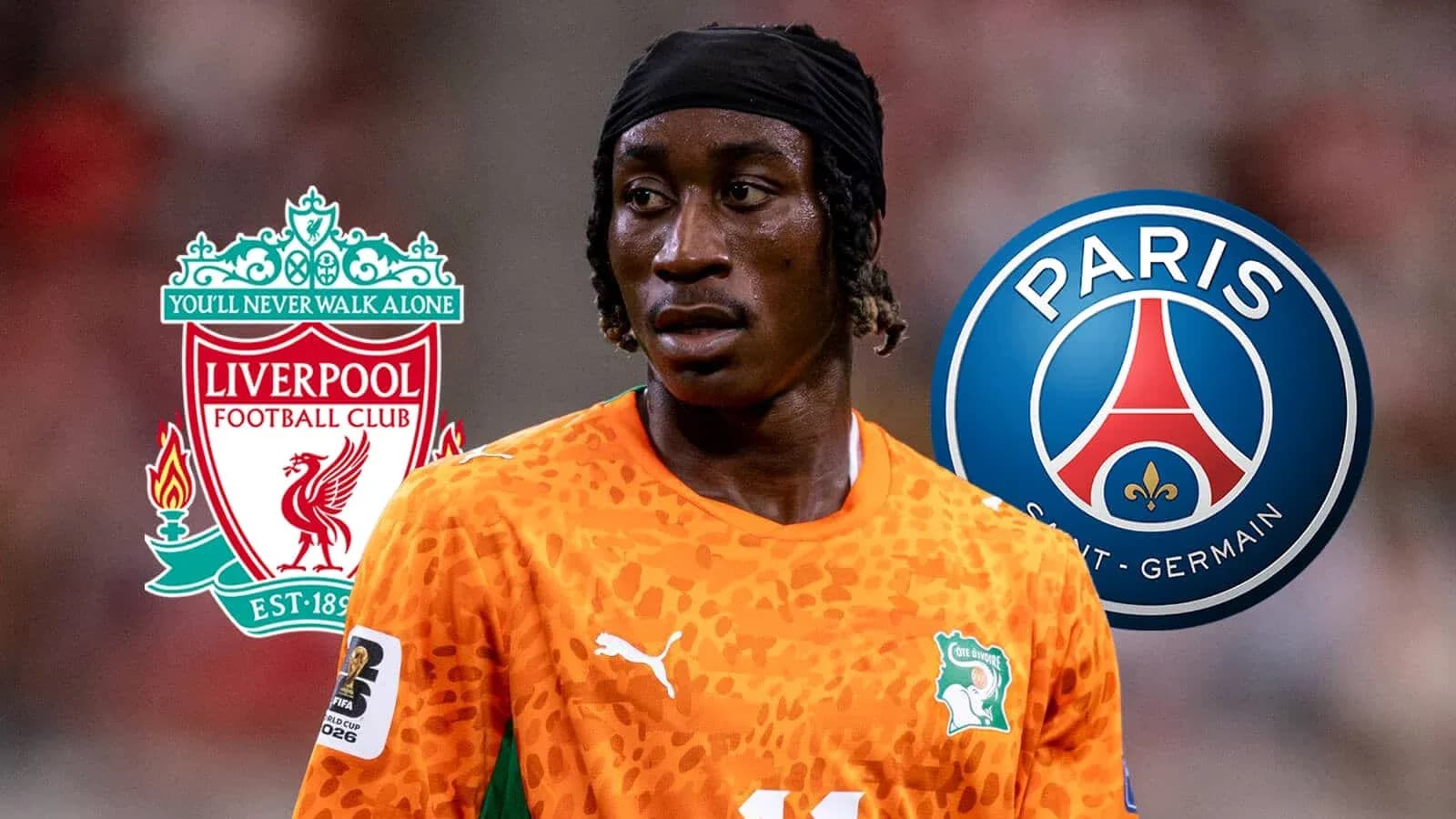 Joueur en maillot orange avec logos de Liverpool et PSG Joueur en maillot orange avec logos de Liverpool et PSG