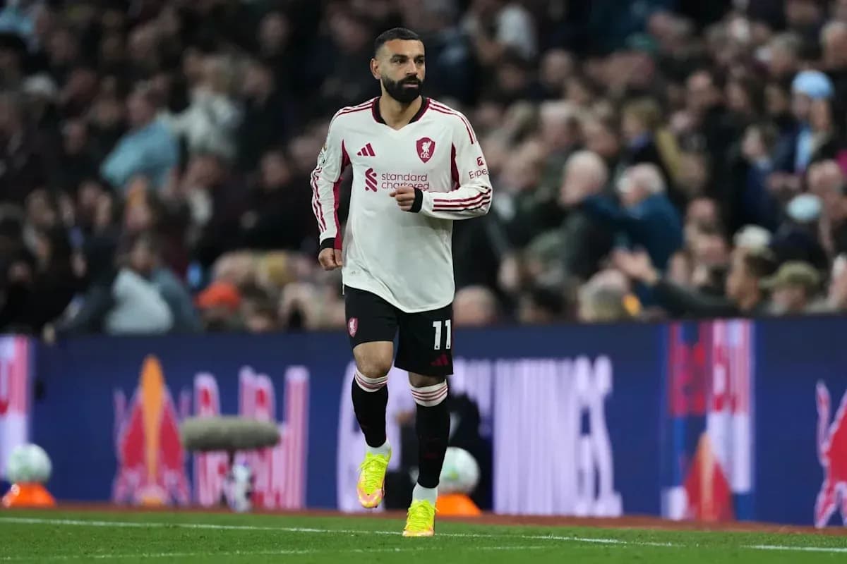 Joueur en mouvement sur le terrain pendant un match Joueur en mouvement sur le terrain pendant un match