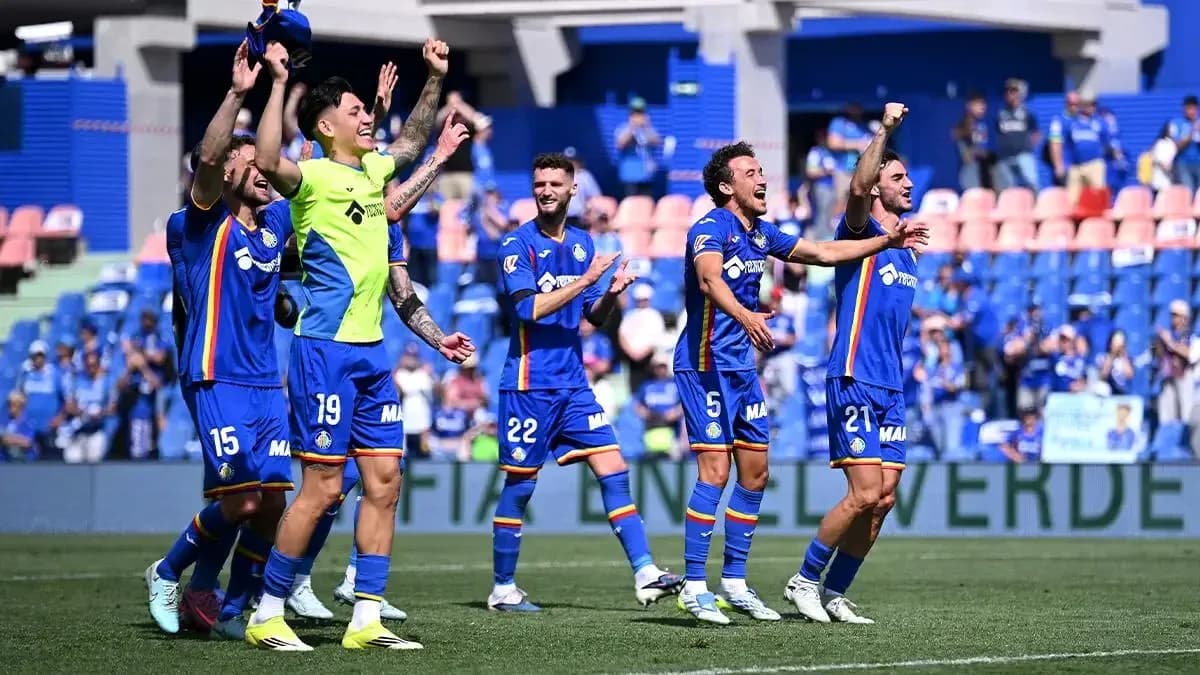 Joueurs de Getafe célébrant une victoire Joueurs de Getafe célébrant une victoire