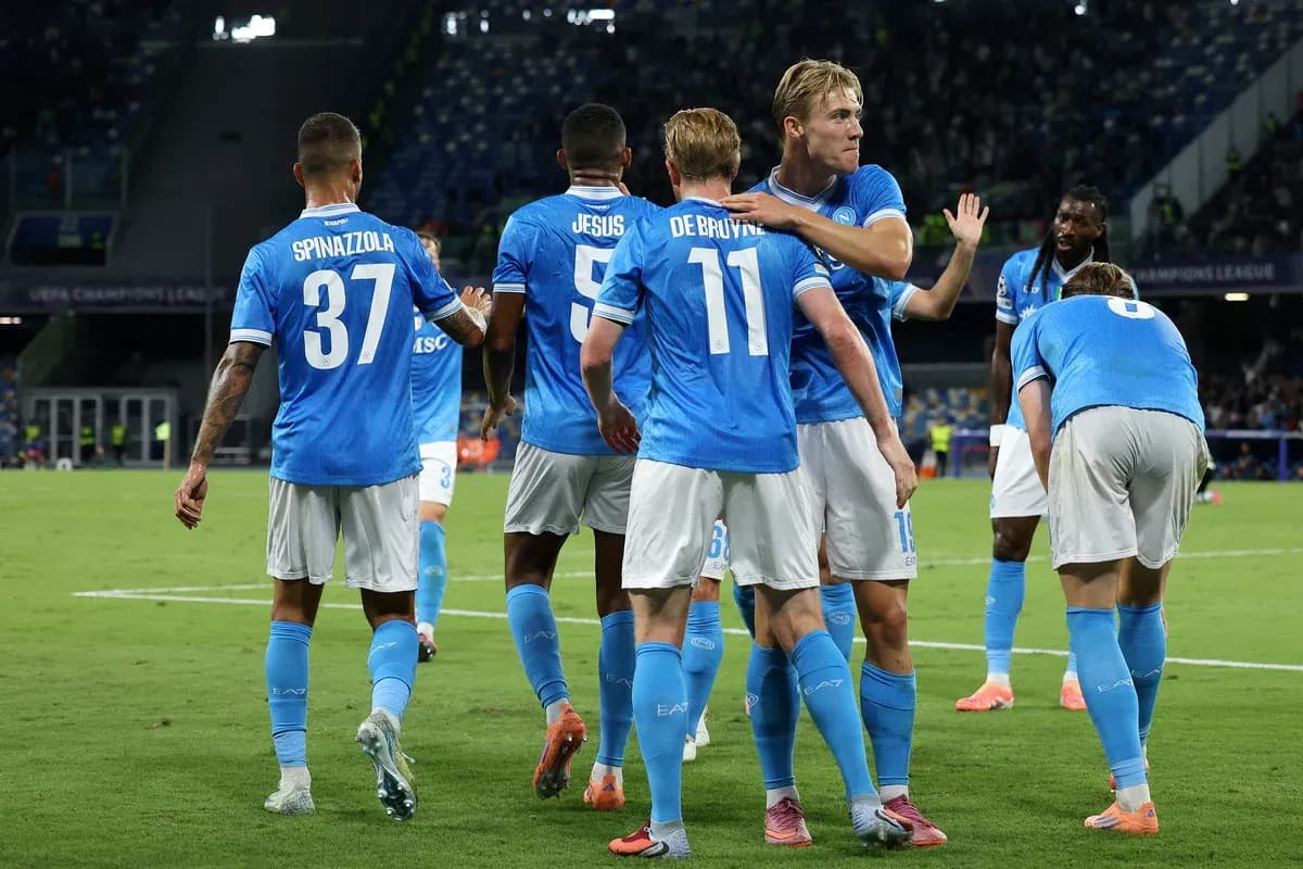 Joueurs du Napoli célébrant un but Joueurs du Napoli célébrant un but