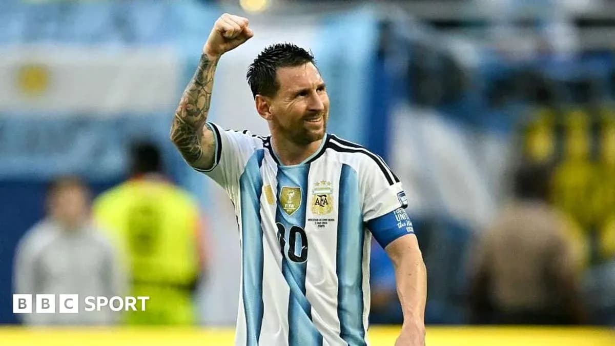 Joueur argentin levant le poing en signe de victoire Joueur argentin levant le poing en signe de victoire