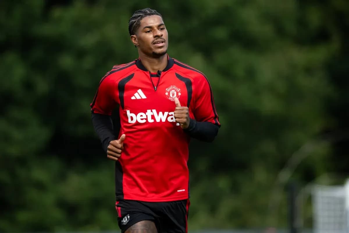 Joueur courant lors de l'entraînement avec Manchester United Joueur courant lors de l'entraînement avec Manchester United