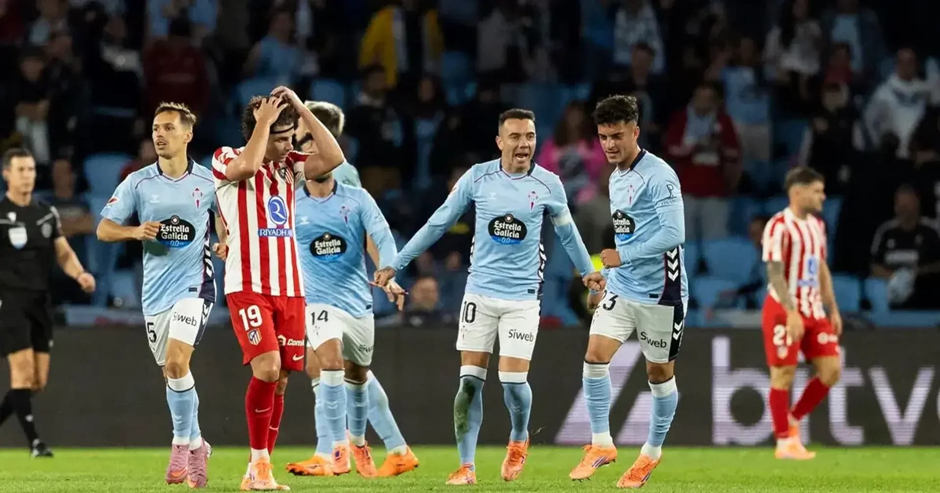 Joueurs de Celta Vigo célébrant un but Joueurs de Celta Vigo célébrant un but