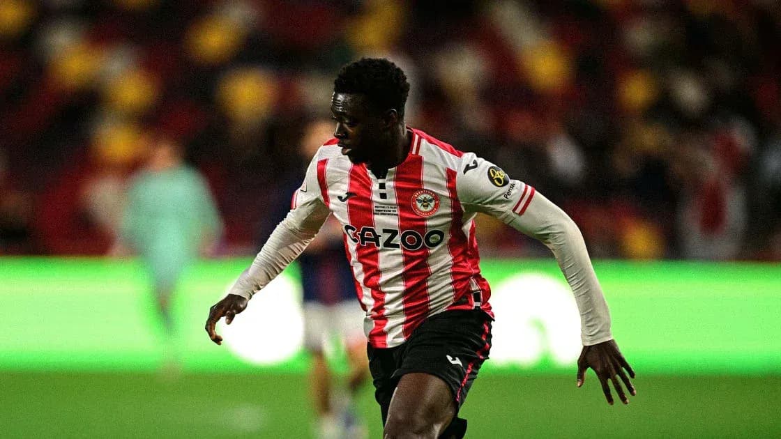 Joueur de Brentford en action sur le terrain Joueur de Brentford en action sur le terrain