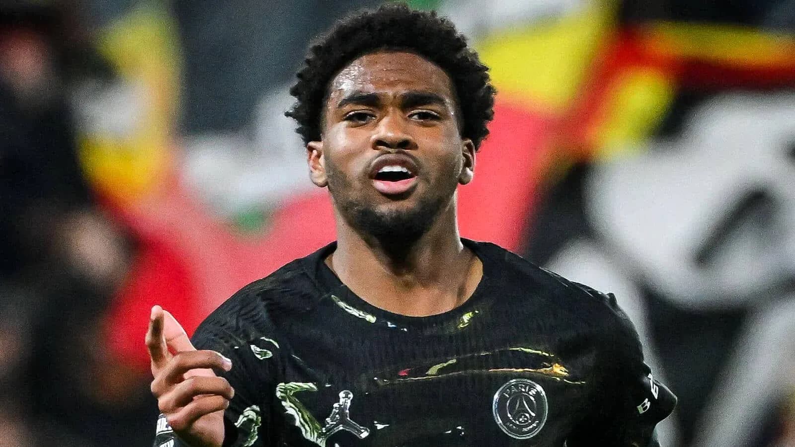 Joueur célébrant après un but marqué Joueur célébrant après un but marqué