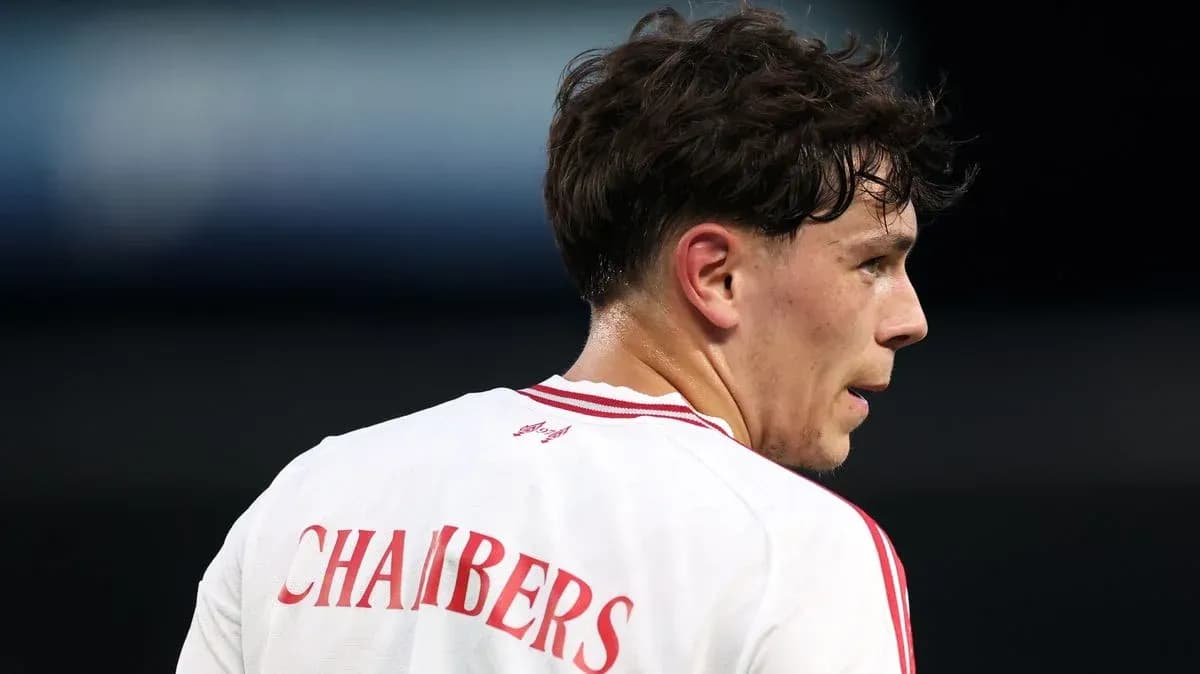 Joueur portant le maillot avec le nom CHAMBERS Joueur portant le maillot avec le nom CHAMBERS