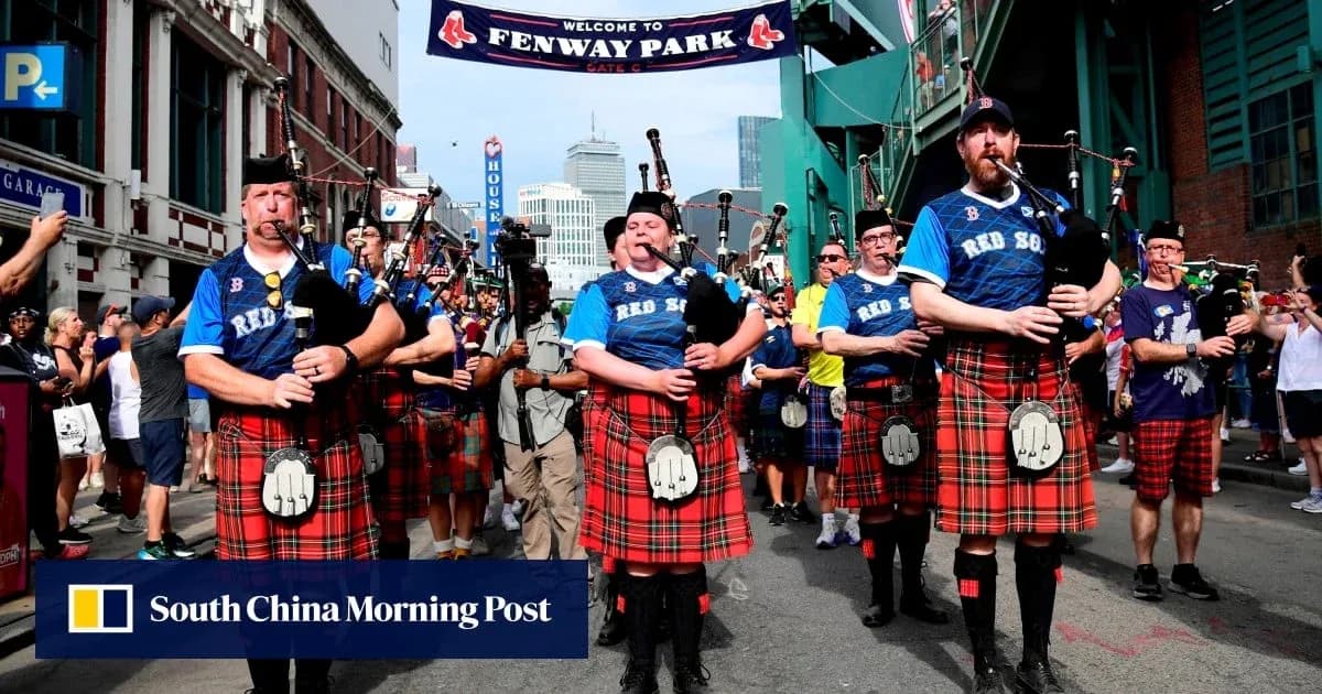 Musiciens en kilts jouant de la cornemuse à Fenway Park Musiciens en kilts jouant de la cornemuse à Fenway Park