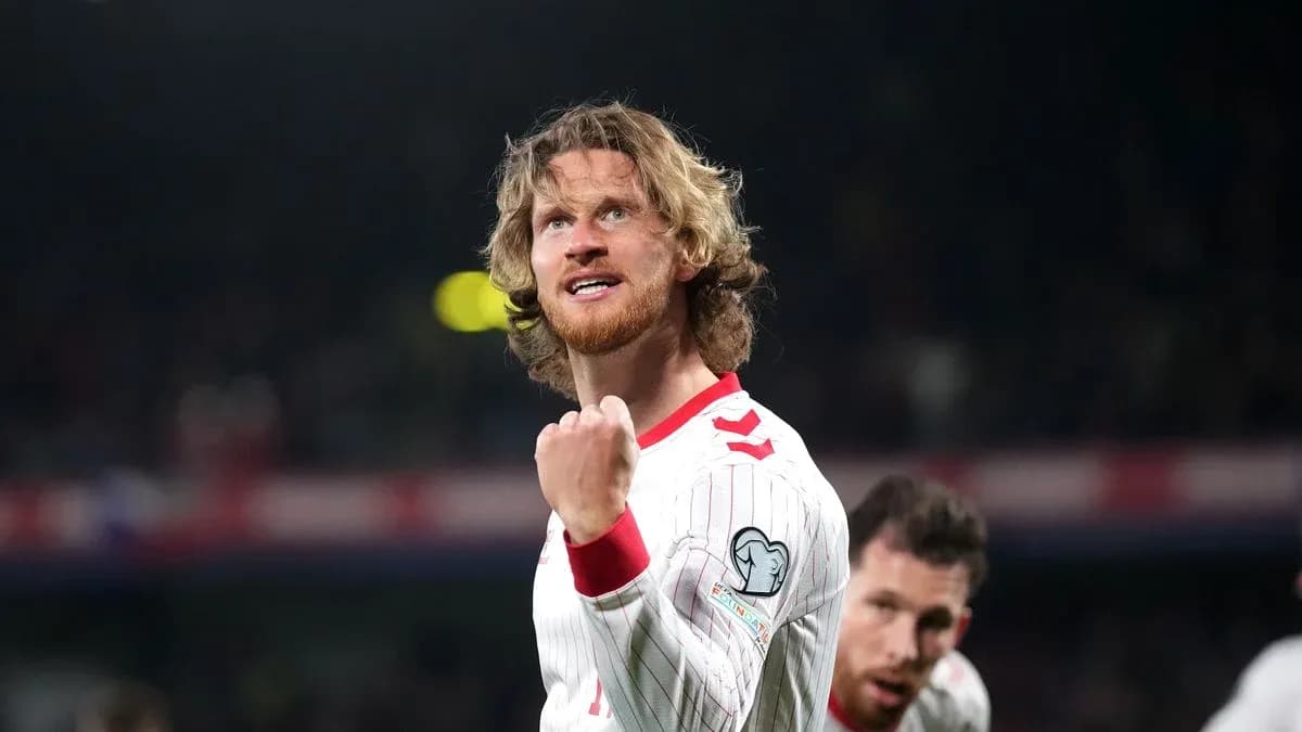 Joueur célébrant après un but lors du match Joueur célébrant après un but lors du match